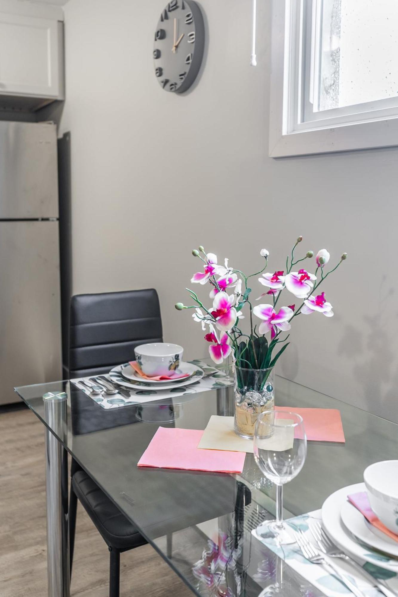 1Br Basement Condo - James Street هاميلتون المظهر الخارجي الصورة